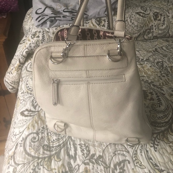 Leather purse cream,from Clark shoes value US135. - Picture 3 of 4